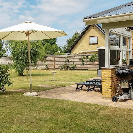 5 Person In Vaeggerlose-by Traum * Bøtø By